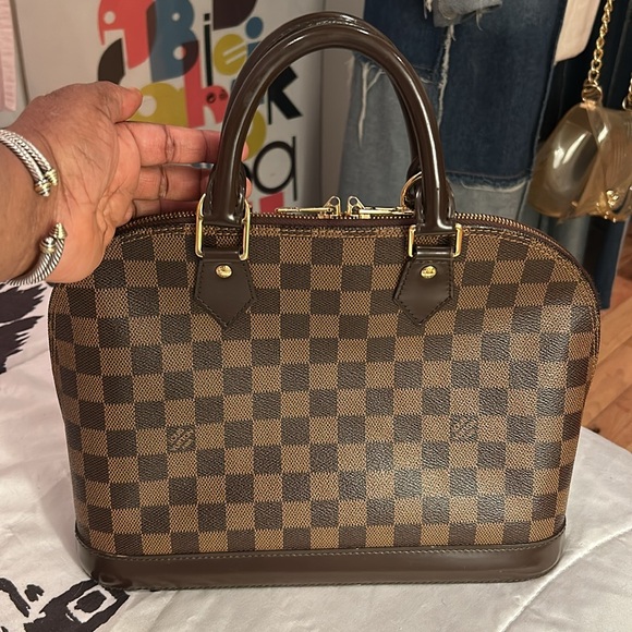 Louis Vuitton Alma PM Damier Ebene! ♥️ - Picture 10 of 15